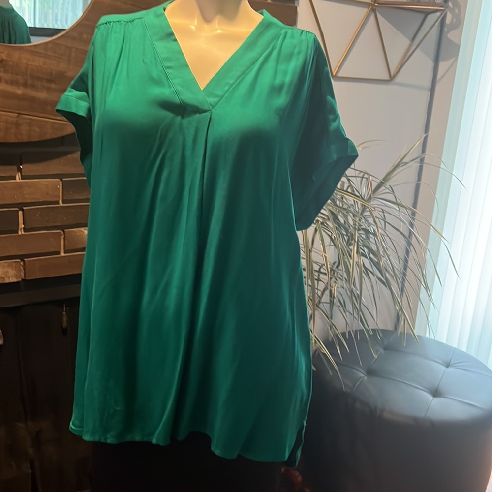 Nine West Popover Blouse!!💚🍍🍍🍍 - Picture 2 of 7